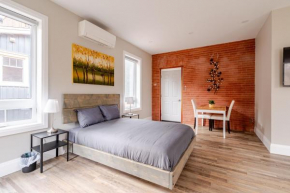 ENTIRE BACHELOR UNIT EN-SUITE ACROSS FROM GOOGLE - br3